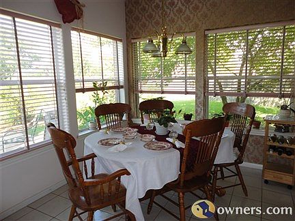 Breakfast room