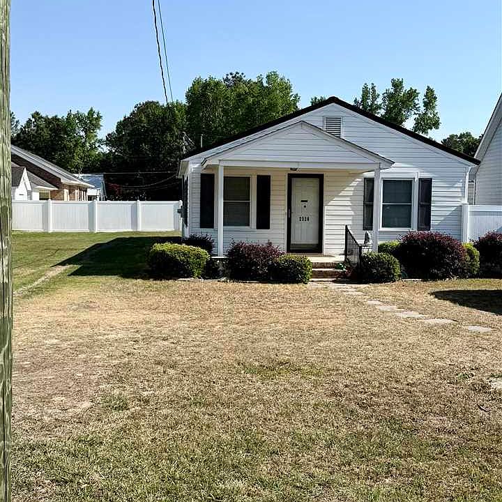 1st image of 2526 Lester Rd