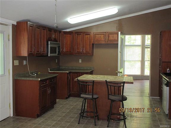 3rd image of 454 Eisenhower Ave