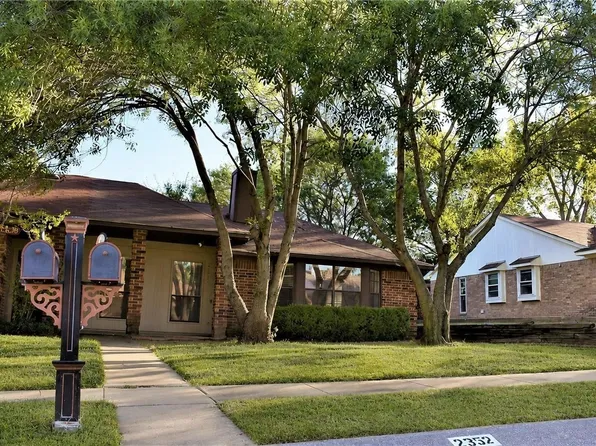 2332 Chestnut Way, Bedford, TX 76022