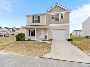 215 Barbour Ln, Hinesville, GA 31313