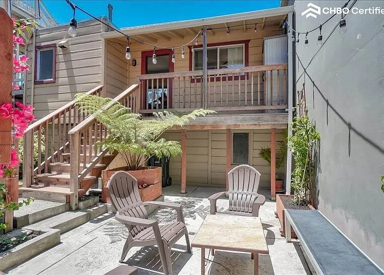 556 Vermont St — Photo 20