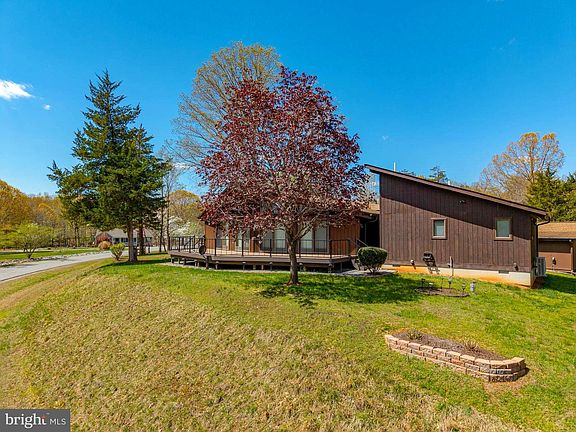 2nd image of 109 White Oak Dr