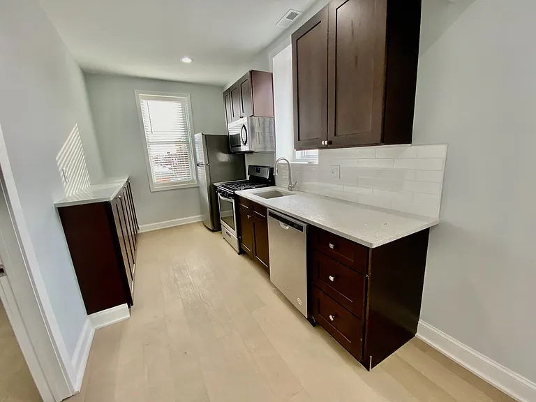 1247 Snyder Ave #3 — Photo 28