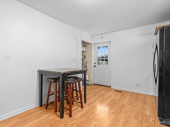 5th image of 972 Berkley St