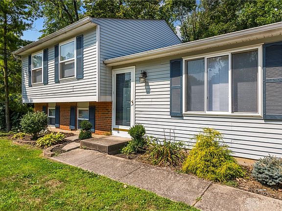 3rd image of 619 Jamestown Dr