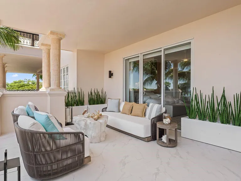 19143 Fisher Island Dr #19143 — Photo 67