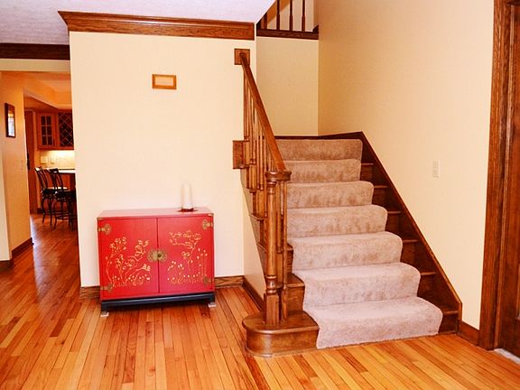 Foyer entry with hardwood