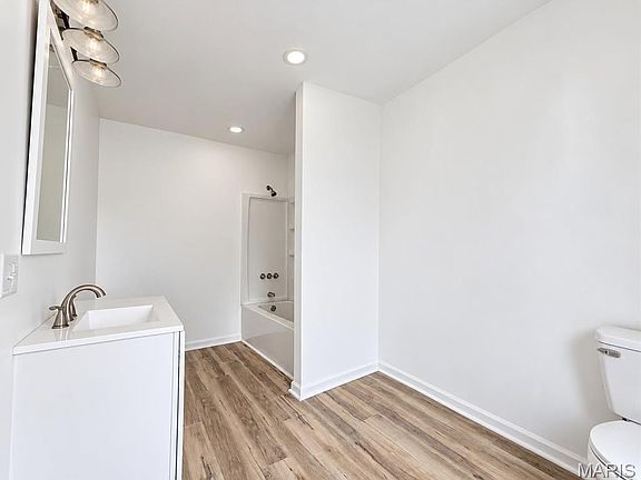 5th image of 519 N Section St