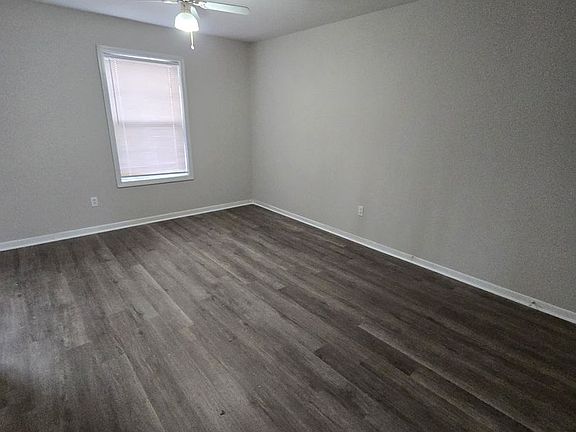 2nd image of 106-108 Albany Dr #106