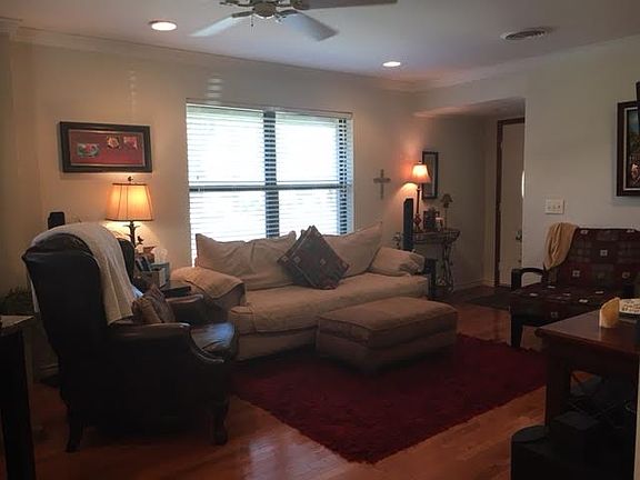 5th image of 3100 Fleetwood Dr APT B10