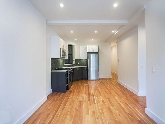 4th image of 2063 Frederick Douglass Blvd #2D