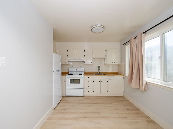 5th image of 185 Sickles Ave APT 2