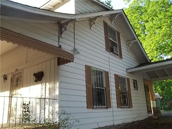2nd image of 3109 E 44th St