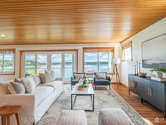 5th image of 2232 Island Drive NW