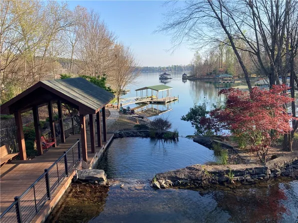 200 Fairview Cove Rd, Seneca, SC 29672