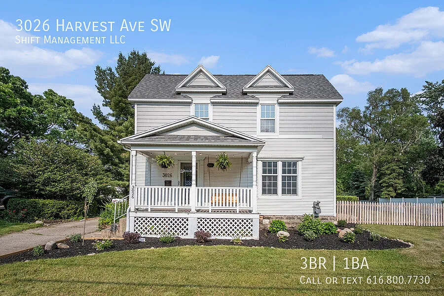 3026 Harvest: 3 Bedroom Stunner — Photo 2