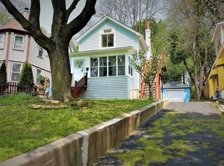 391 Wellington Ave, Elgin, IL 60120