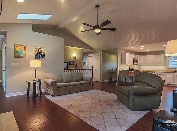 5th image of 806 Butterfield Ct