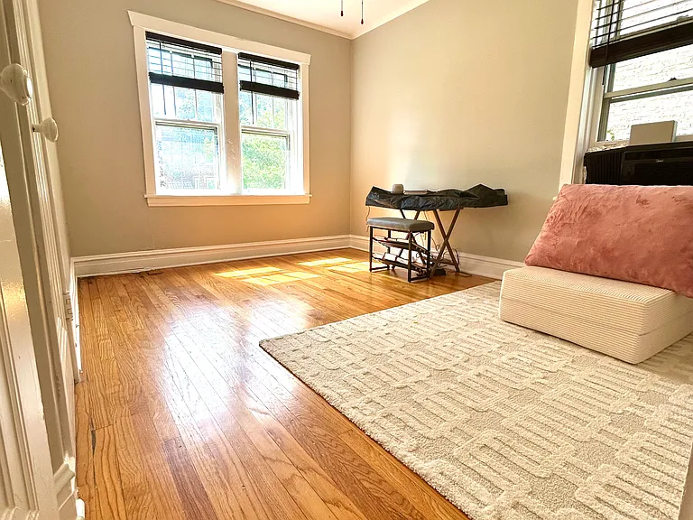 622 Elgin Ave #1W — Photo 4