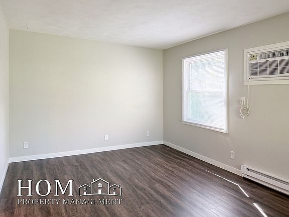 3rd image of 109 7th St NW #1
