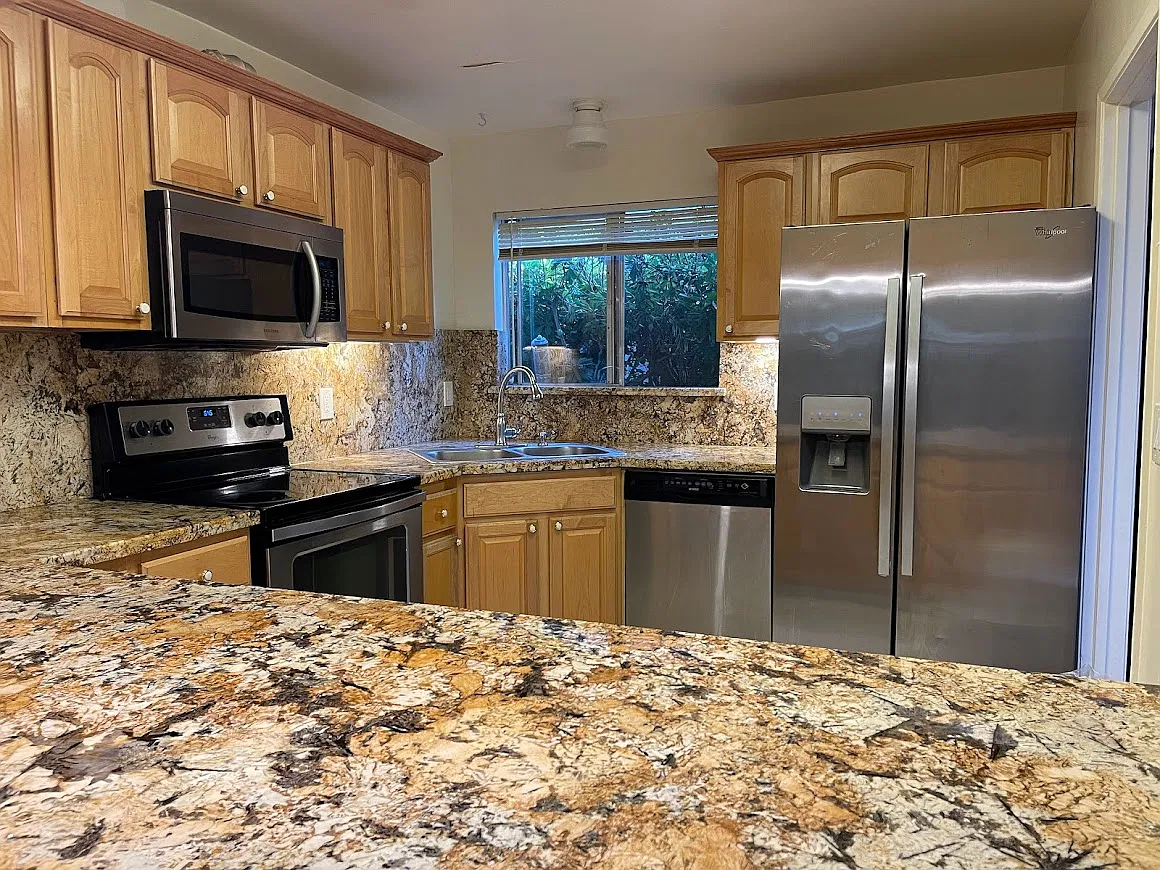 2 bed, 1.5 bath, 1150 sqft, $3,995 — Photo 2