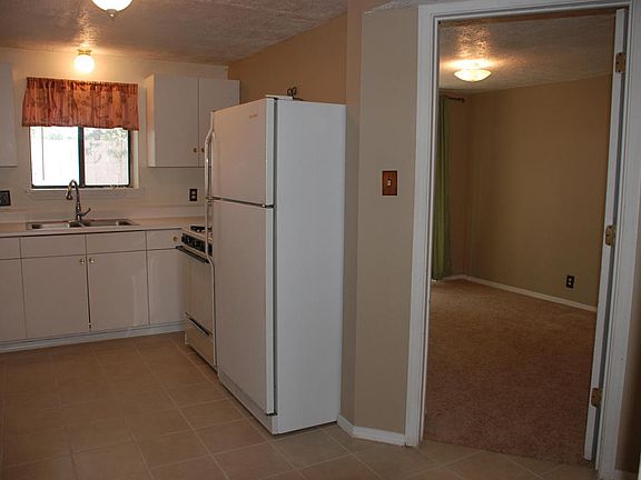 5th image of 503 Gerald Chavez Ln NE