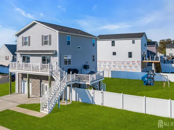 607 Bay Ave, Union Beach, NJ 07735