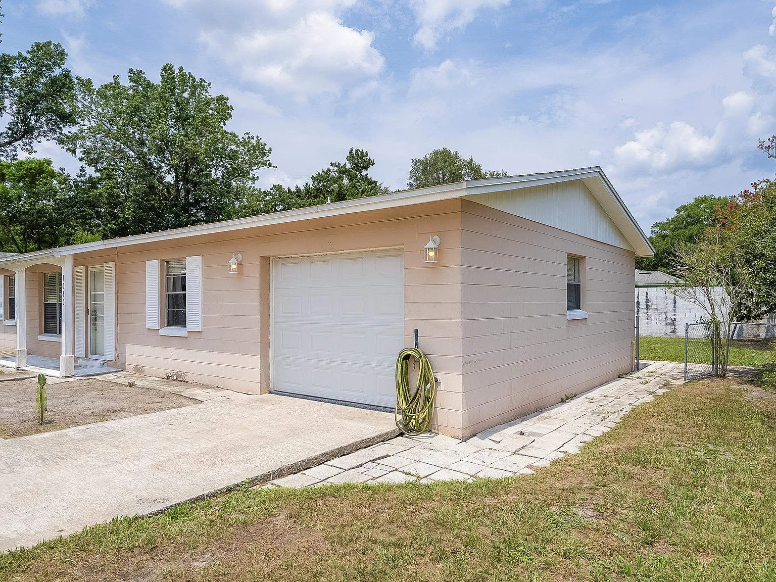 3 bed, 1380 sqft, $1,875 — Photo 4