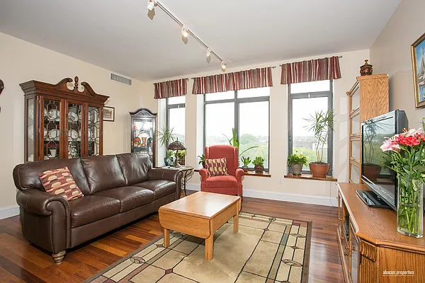 Sold by Abacus Properties | media 23