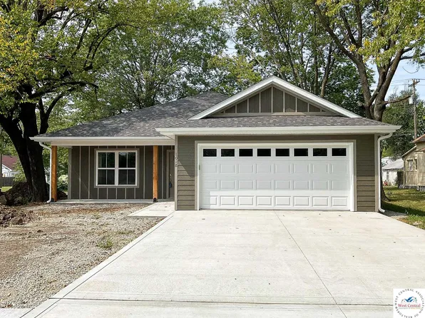 1018 S Massachusetts Ave, Sedalia, MO 65301