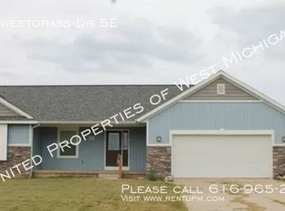 1691 Sweet Grass Dr SE, Caledonia, MI 49316