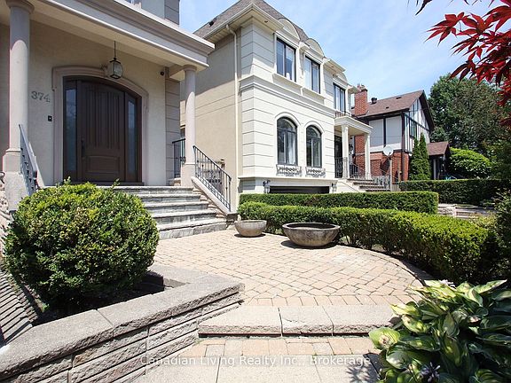3rd image of 374 Glengarry Ave