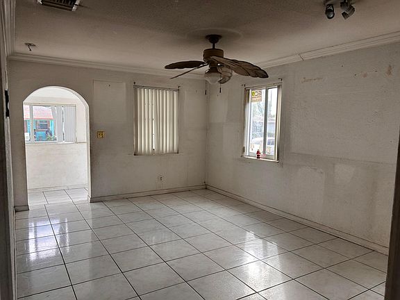 2nd image of 840 W 2nd Street