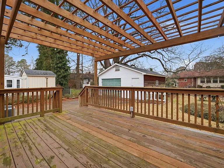 335 E McGinnis Cir — Photo 18