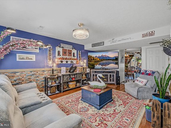 5th image of 26 Ostrich Ln