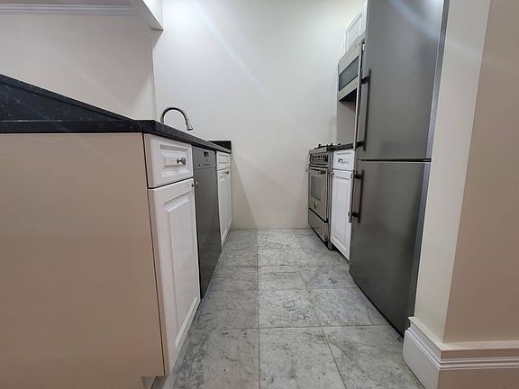 4th image of 205 W 13th St #3W