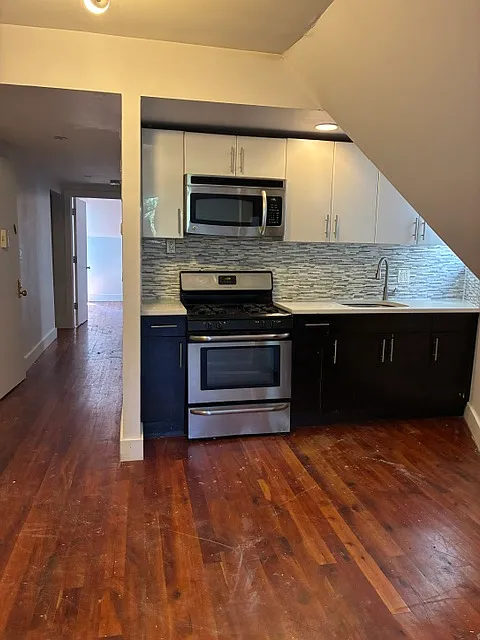 818 Prospect Place — Photo 3