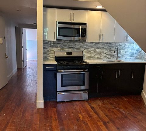 3rd image of 818 Prospect Pl APT 4