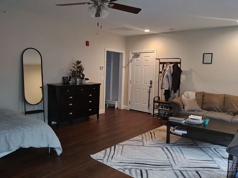 335 S College Ave — Photo 6