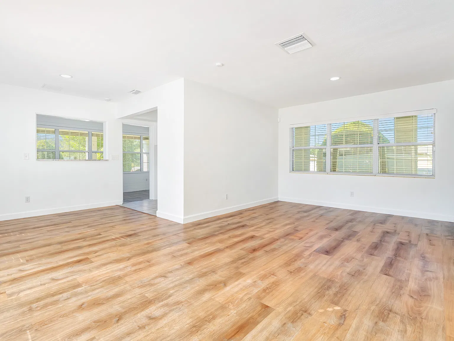 2 bed, 1152 sqft, $2,600 — Photo 3