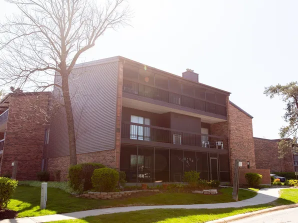 5525 Cromwell Ln APT M1, Oak Forest, IL 60452