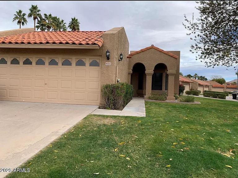 9040 E Winchcomb Dr — Photo 2