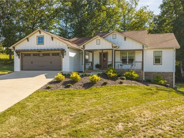 133 maplewood Court, Hudson, NC 28638