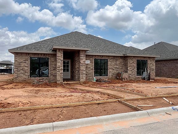 3rd image of 4404 Heritage Oaks Dr