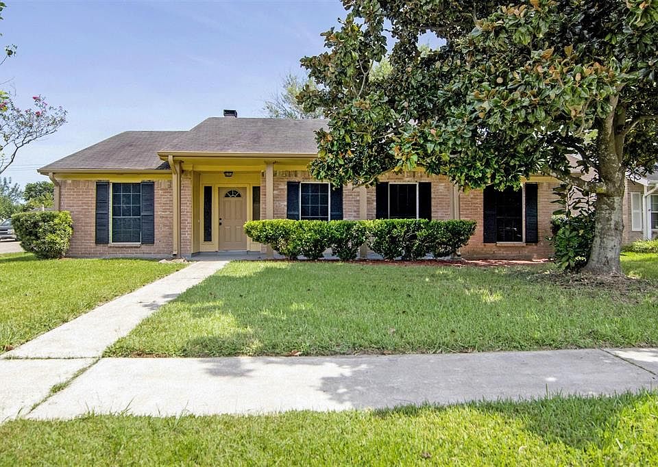 1st image of 801 Willow Creek Dr