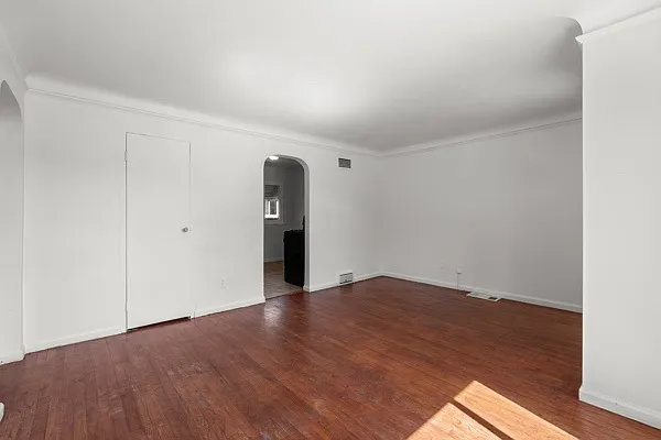 23437 Peters Ave — Photo 9