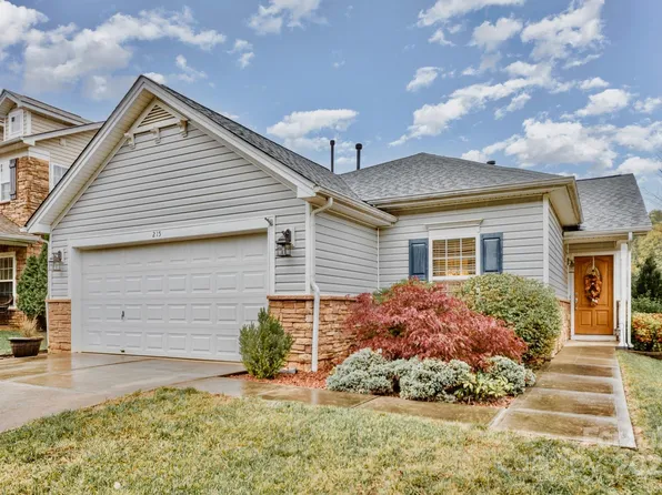 215 Tribune Dr, Charlotte, NC 28214