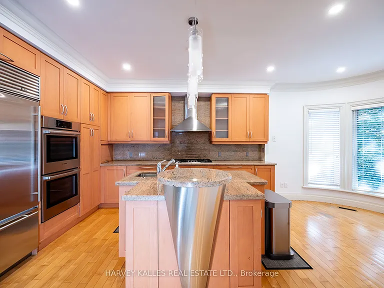 495 Deloraine Ave — Photo 13