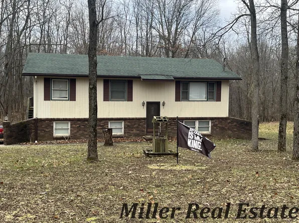 3129 N Loop Ct, Middleville, MI 49333